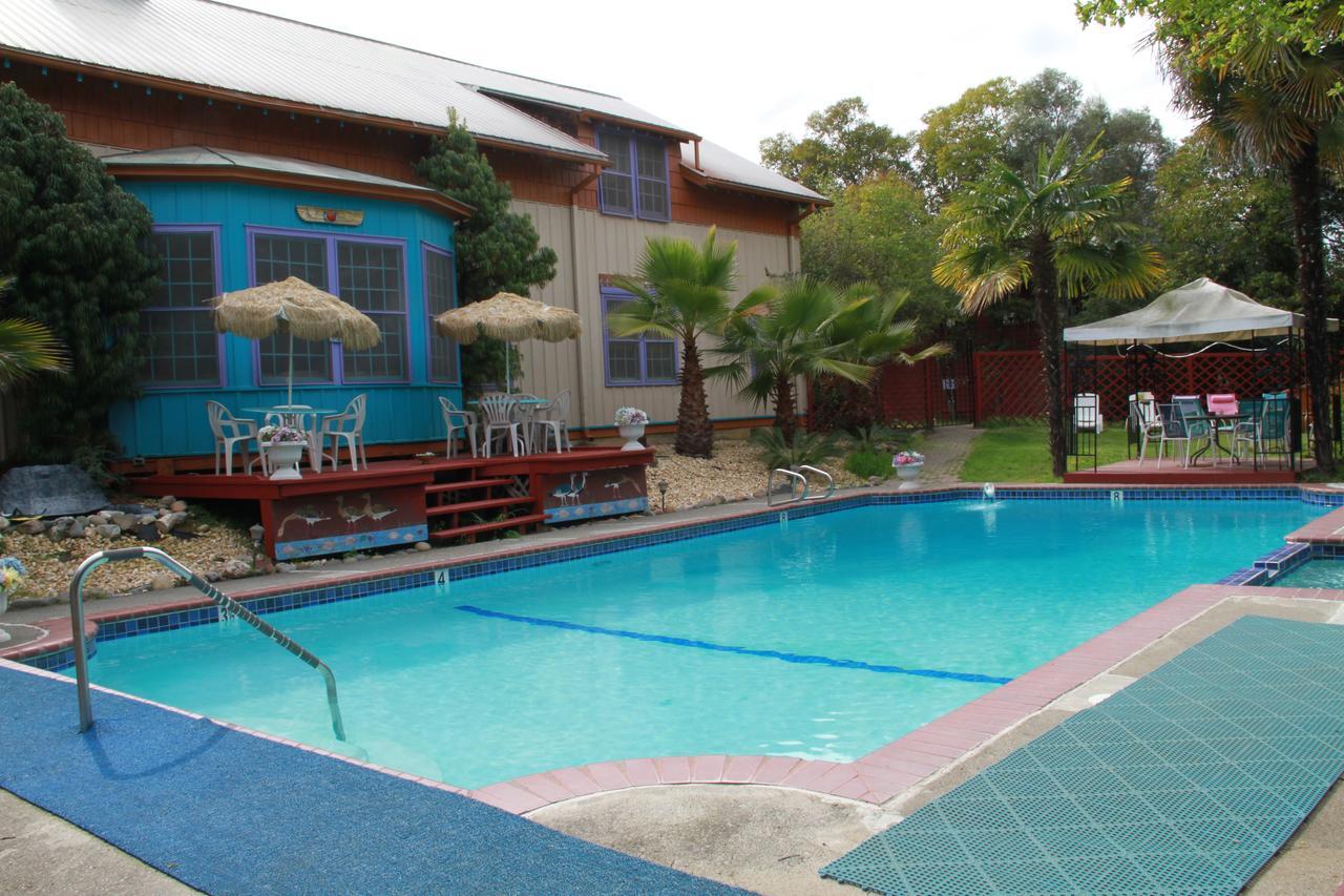 Grand Lodge Geyserville Bagian luar foto